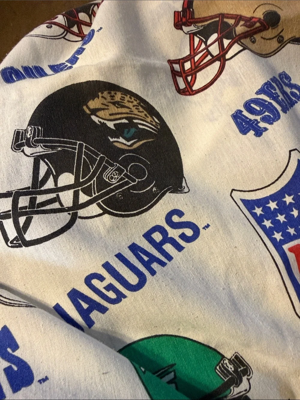 Vintage’95 NFL Helmet Print Throw Blanket - White Multi